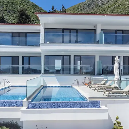 Diamond Blue Lefkada نيدري